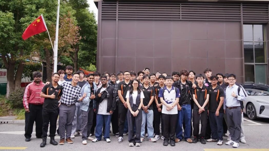 国际交流｜新加坡工艺教育学院中区学院（ITE College Central）师生一行到访联泰科技参观交流